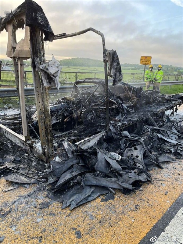 19 million is gone! A Mercedes AMG ONE was burnt to coke in transit: the reason is unknown.